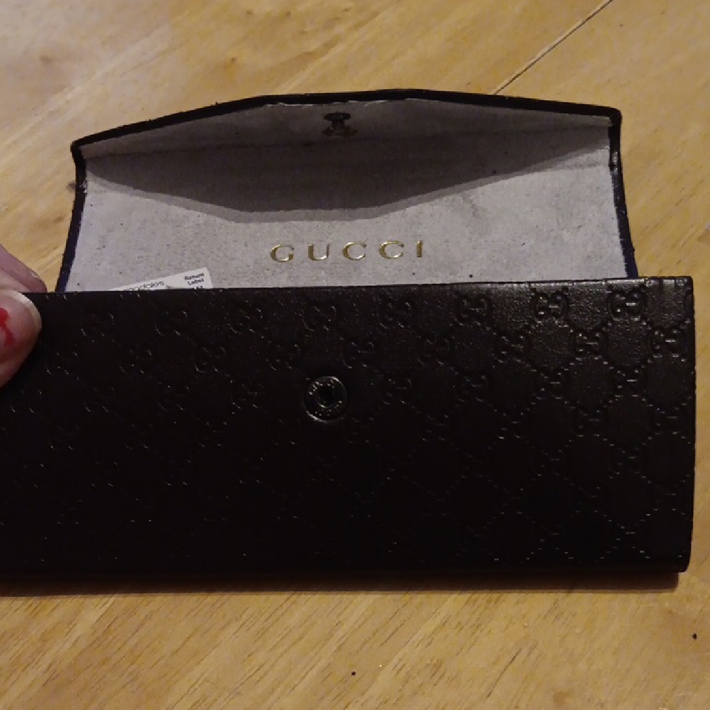 Gucci Black Textured Eyeglass Case - Picture 4 of 10